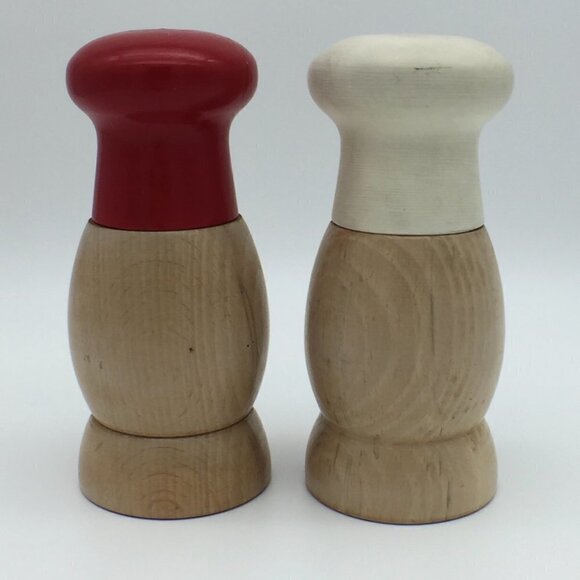 Salt and Pepper Shakers Salty and Peppy Cats Vintage Wood Hand Painted Kitschy - Picture 5 of 11